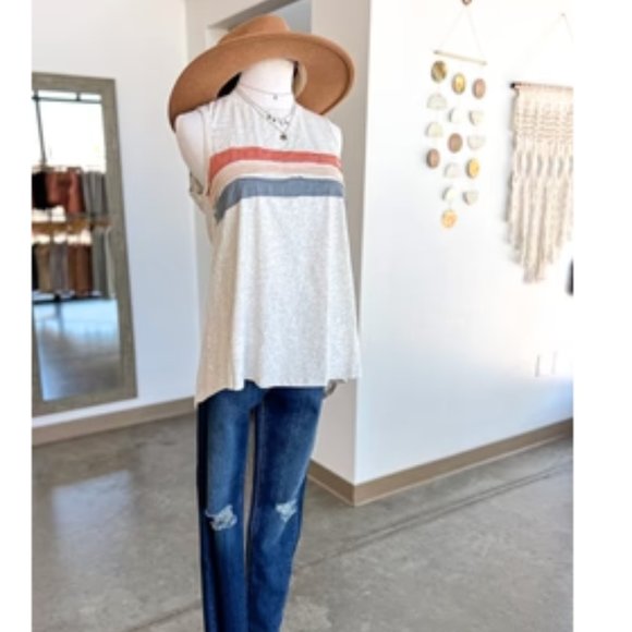 TALIAH TANK - NWT - Picture 3 of 8